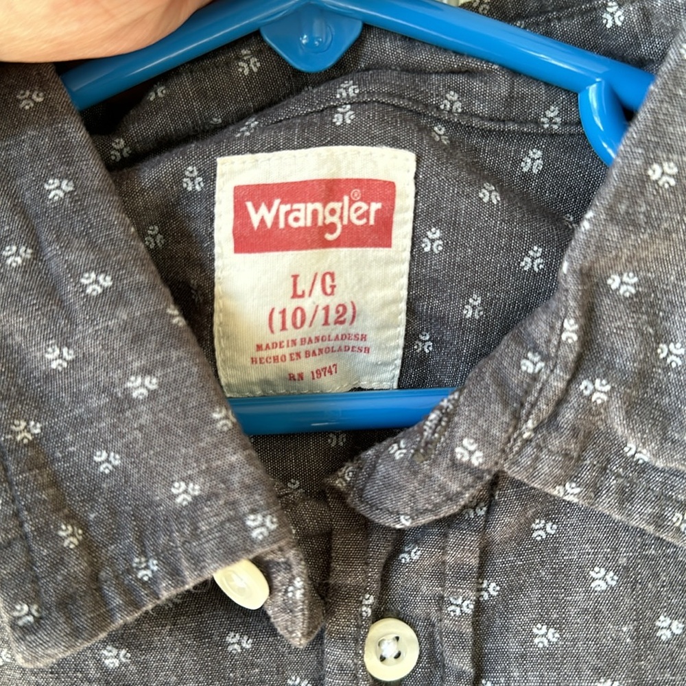 Wrangler button down - Picture 4 of 6